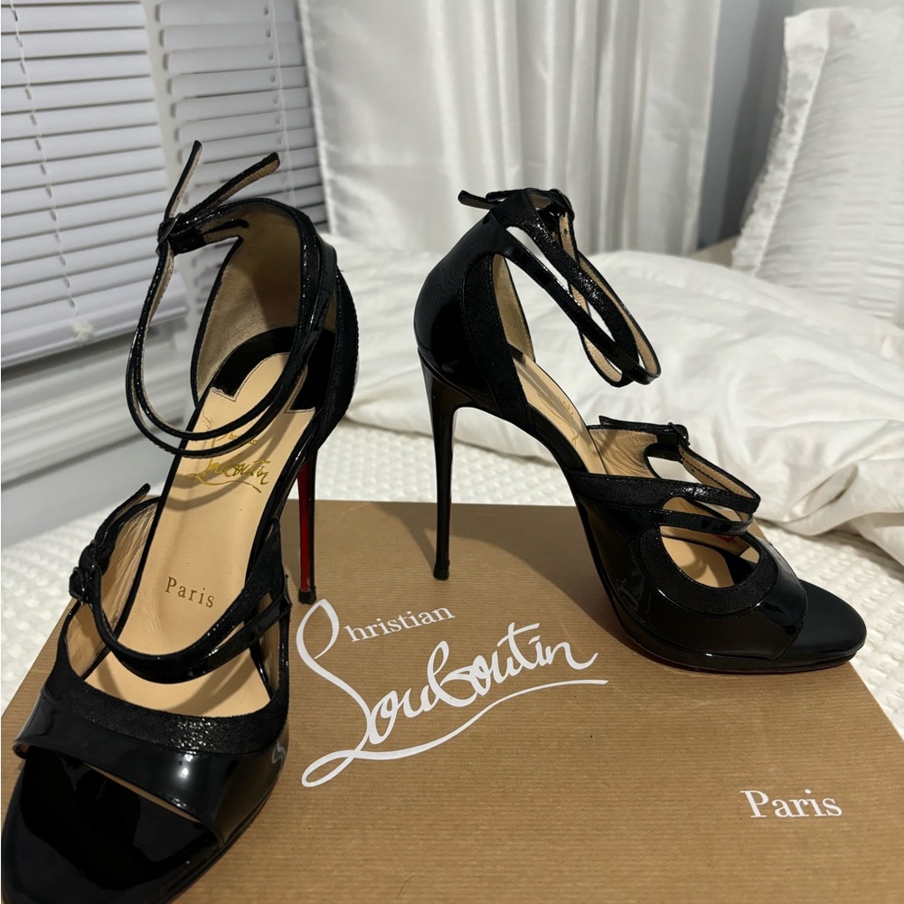 CHRISTIAN LOUBOUTIN OPEN TOE PATENT-BLACK HEELS bottoms sealed SZ: 7 barely worn - Picture 3 of 5